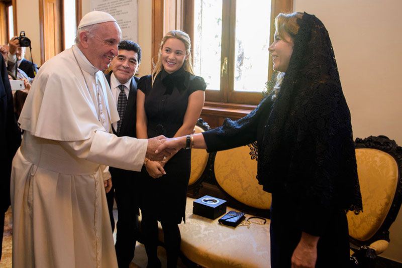 ಪೋಪ್ ಫ್ರಾನ್ಸಿಸ್‌ರನ್ನು ಭೇಟಿಯಾದ ಯುಎಇ ರಾಜಕುಮಾರಿ